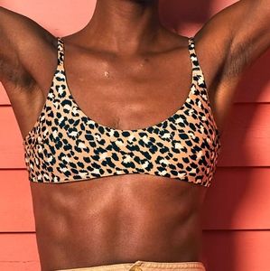 Scoop neck bikini top